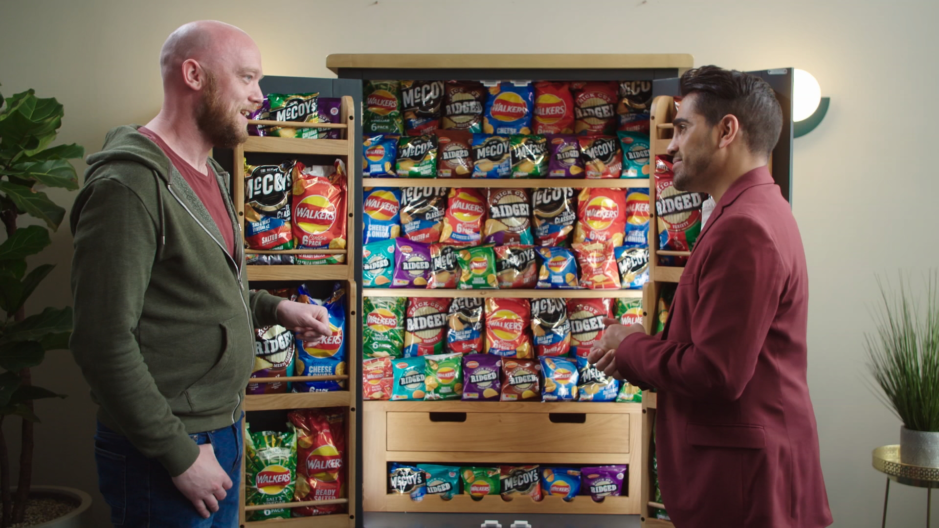 Dr Ranj with contributor Lee in Dr Ranj Extreme Food Phobics