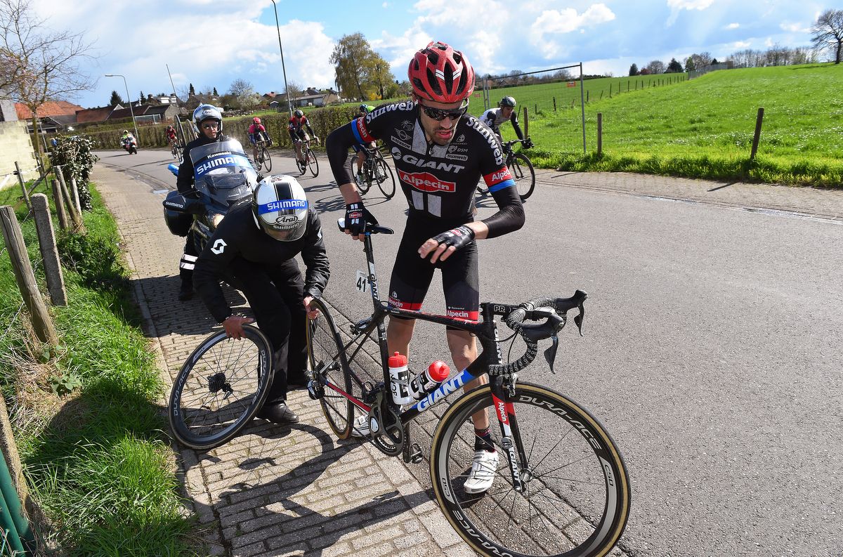 Tom Dumoulin's chances for victory were by a flat trye