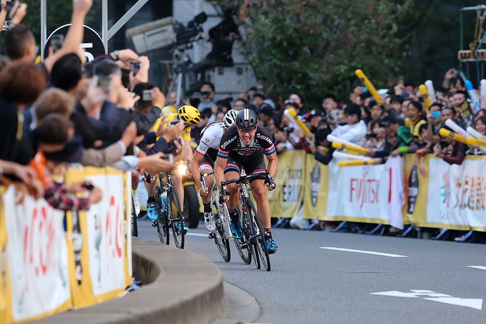 John Degenkolb (Giant-Alpecin) lead the sprint around the final curve