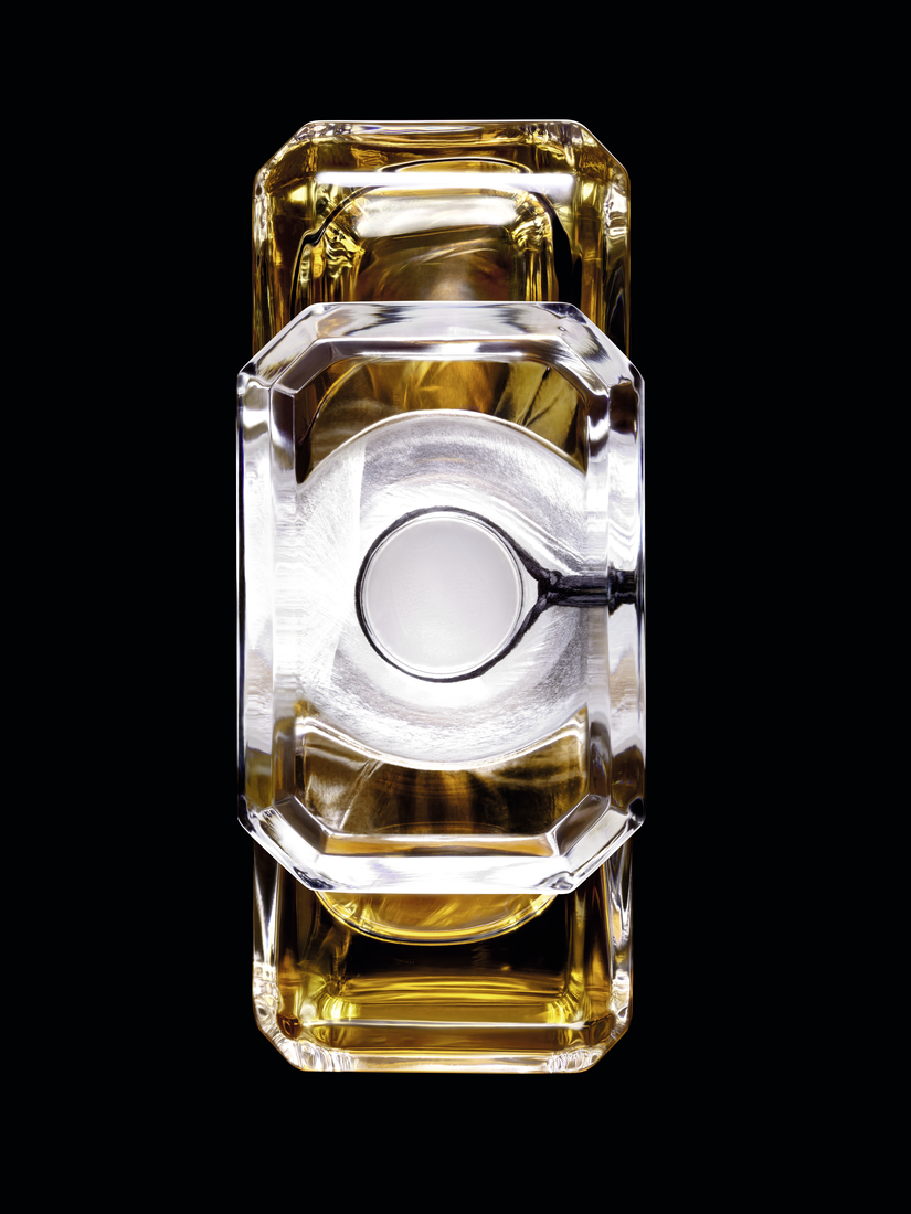 Les Extraits de Chanel perfume bottle