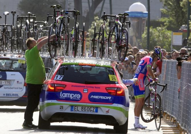 Niemiec (Lampre - Merida) needs a new bike