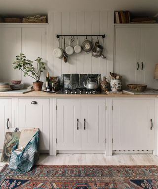 How-to-achieve-a-farmhouse-kitchen-look-2-British-Standard