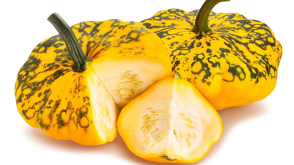 pattypan squash on isolated background 