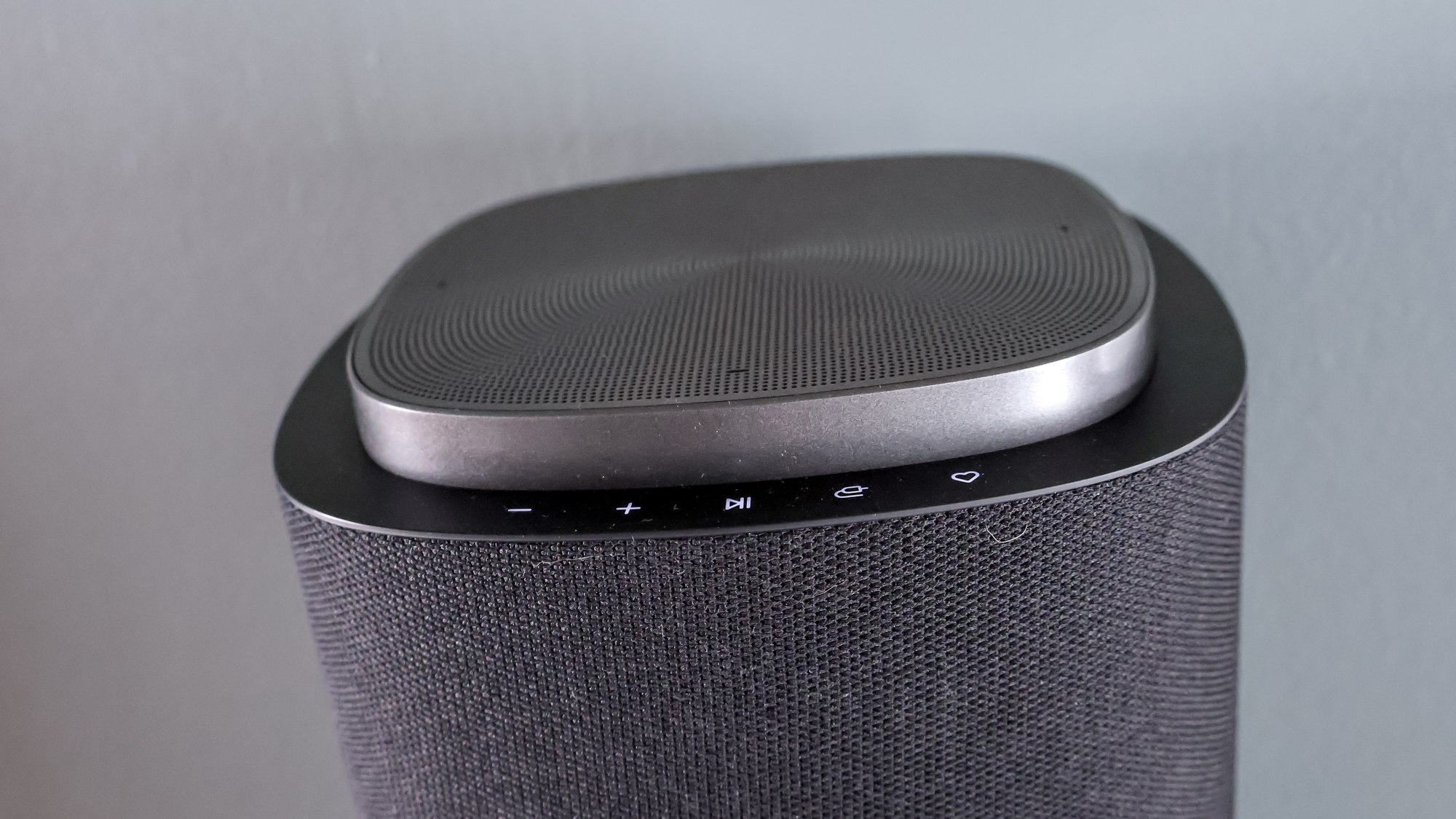 Top view of the LG Sound Suite M7 Wireless Speaker