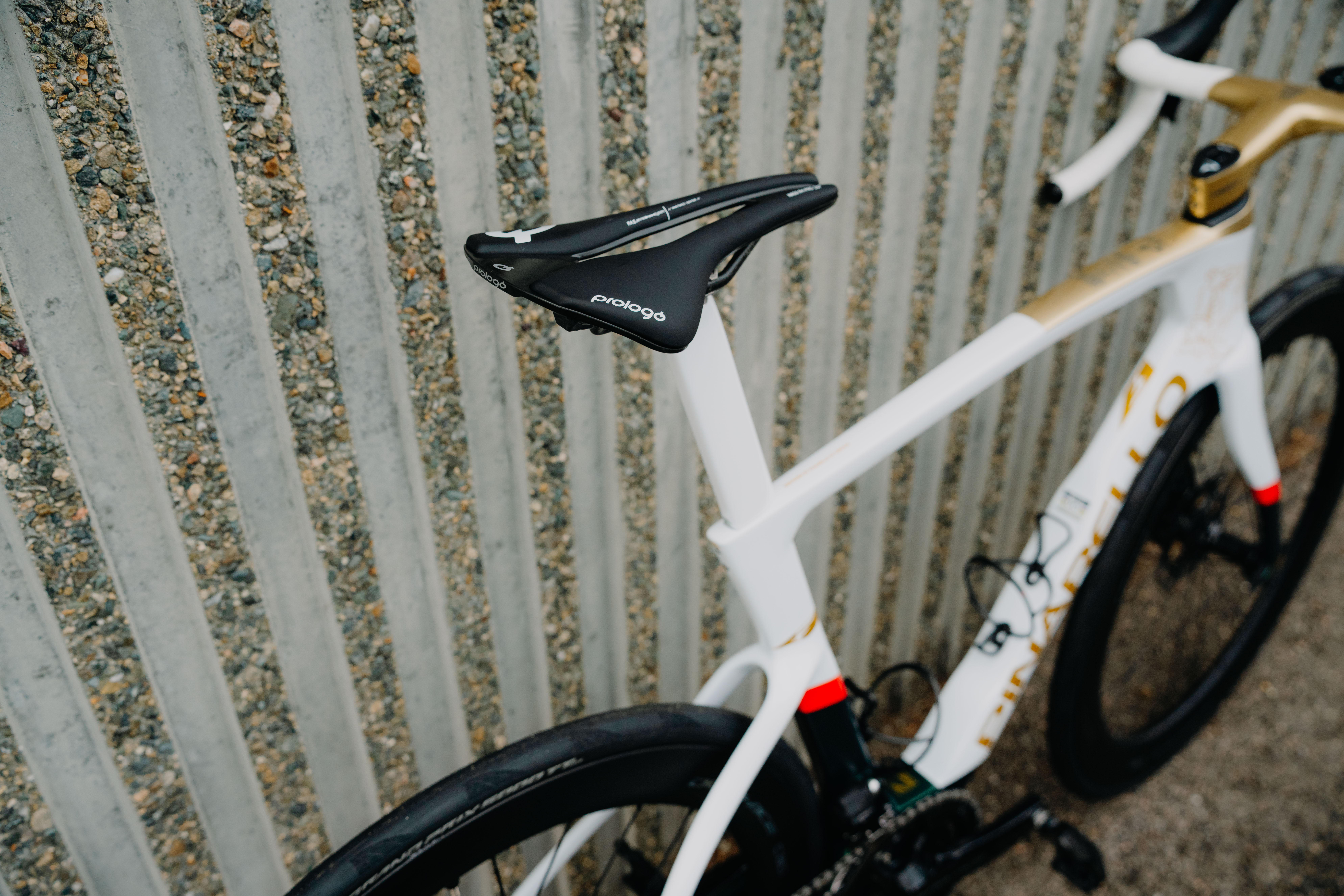 Various images of Geraint Thomas' special edition Ineos Grenadiers Pinarello Dogma