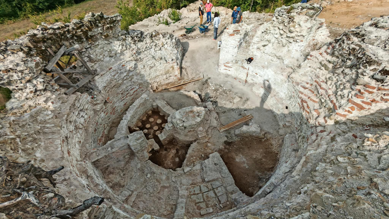 Lavish private bath used by Roman emperor and 'high-status residents' discovered at imperial palace in Serbia