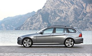 The 320d boasts an astonishing combined mpg of 68.9, while still kicking out 163bhp and reaching 62mph in 8 seconds