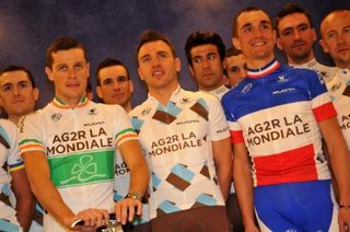 Roche, Nocentini and Champion front the team photo.
