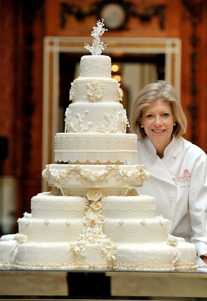 Will and Kate had a traditional cake. 