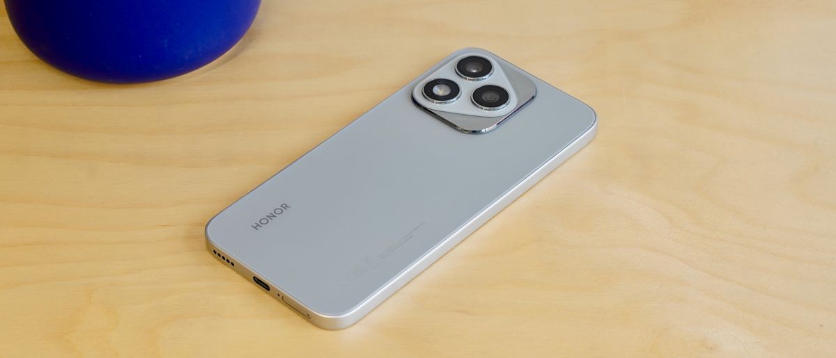 The Honor 400 Lite gives you iPhone 16 Pro Max features on the cheap, without the Apple performance