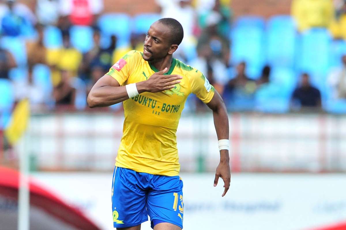 Veteran midfielder Tiyani Mabunda