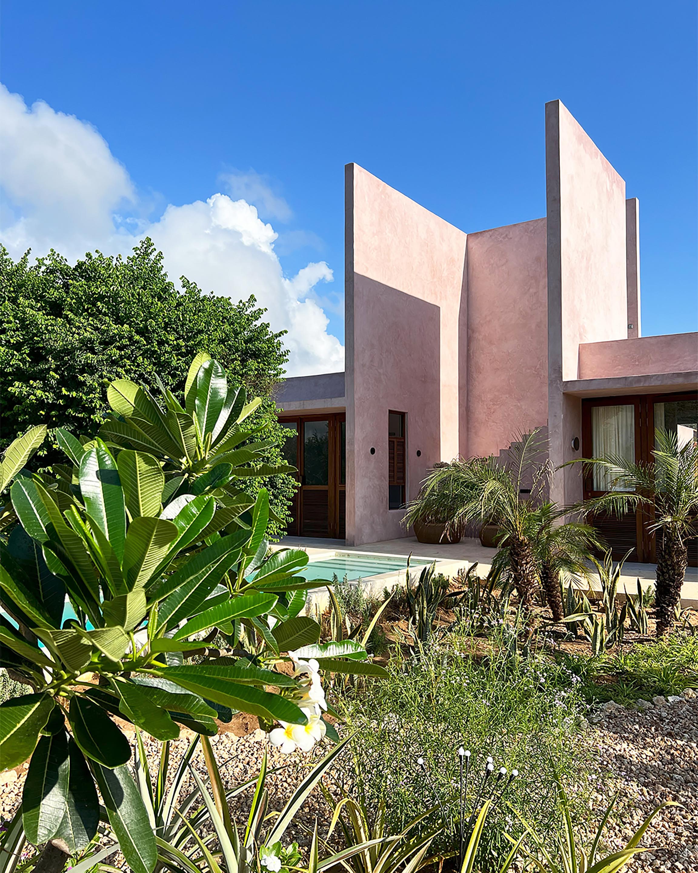 Ua House by Studio Mehta