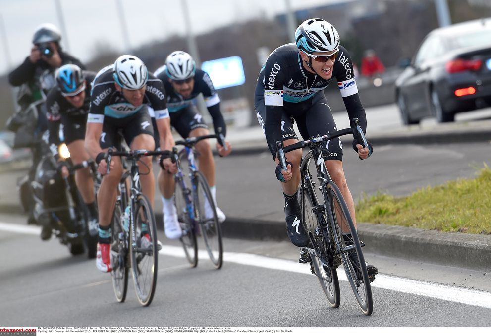 Etixx try and drop Ian Stannard in Omloop Het Nieuwsblad