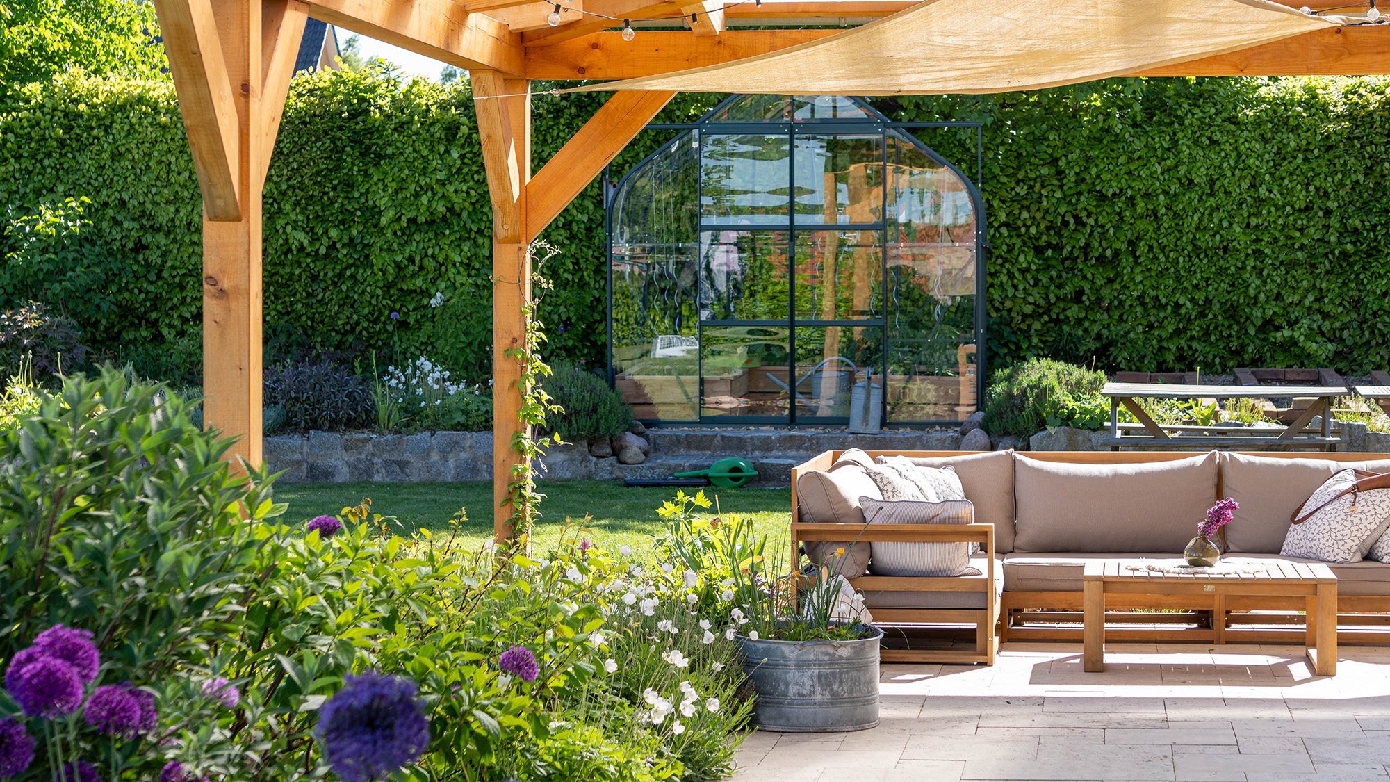Covered patio with planting