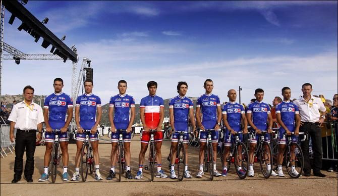 The FDJ team has a dark blue kit for the Tour
