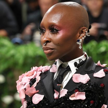 cynthia erivo wearing blusher at the met gala 2151791240