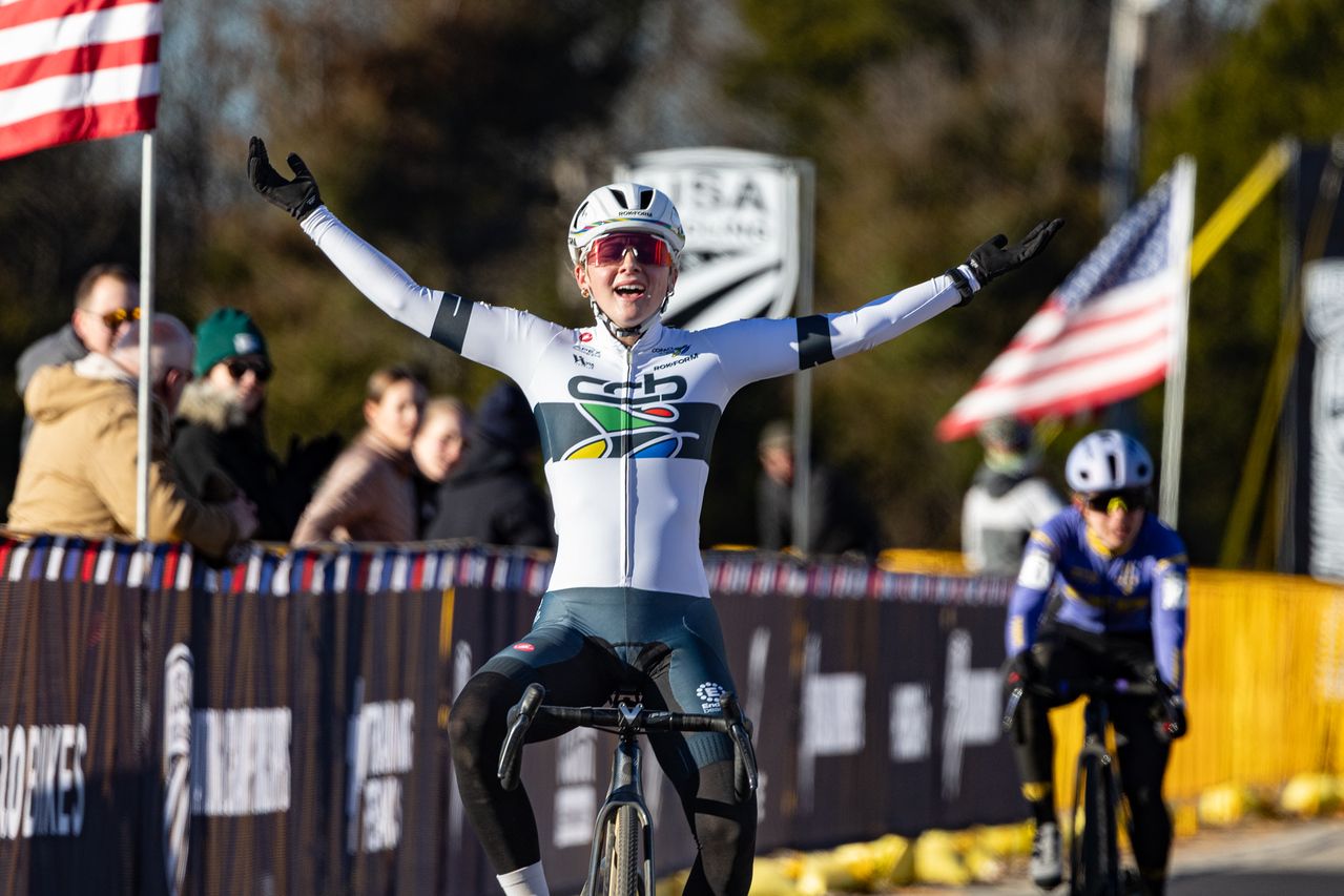 US Cyclocross Nationals: Pan American cyclocross champion Lizzy Gunsalus holds off Katherine Sarkisov to win elite women’s title
