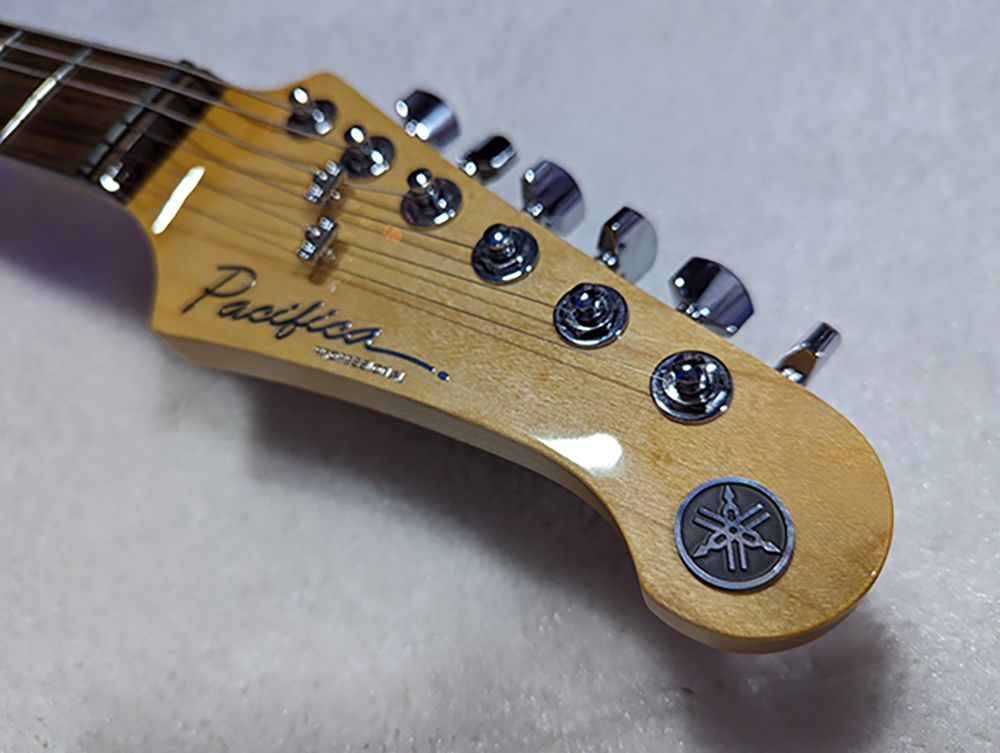 Yamaha Pacifica Professional