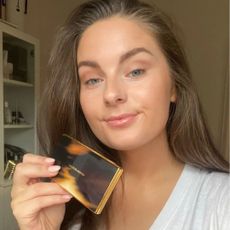 tori wearing Victoria Beckham Beauty products