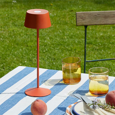 red rechargeable lamp from Pooky