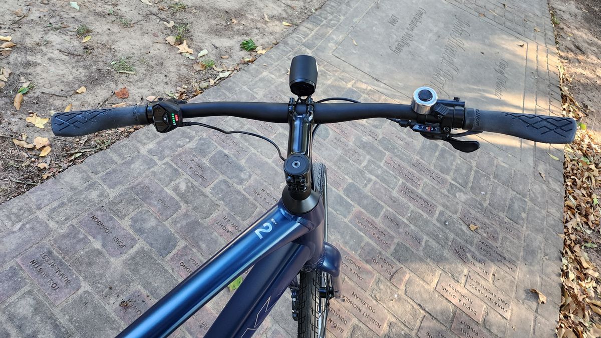 trek fx 2 kickstand