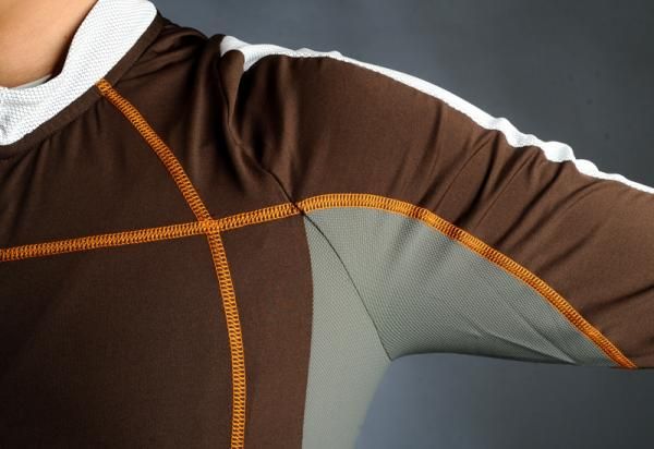 Mesh inserts around the underarms are well placed to evacuate excess heat.