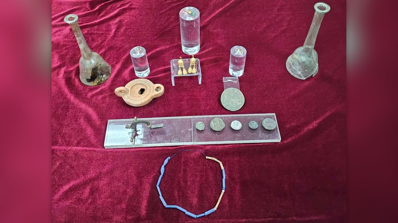 A collection of finds from the Roman graves discovered in December 2023.