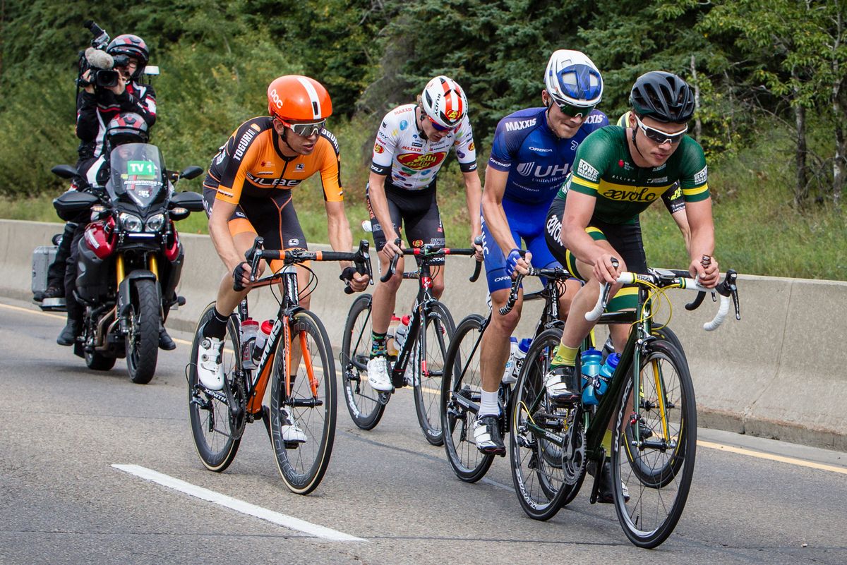 The breakaway lead by Zeke Mostov (Aevolo)
