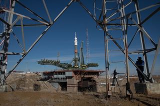 Expedition 43 Soyuz Rollout