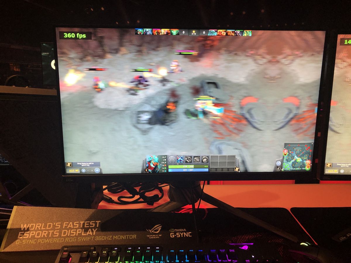 Playing on the World's fastest Gaming Monitor 360hz !