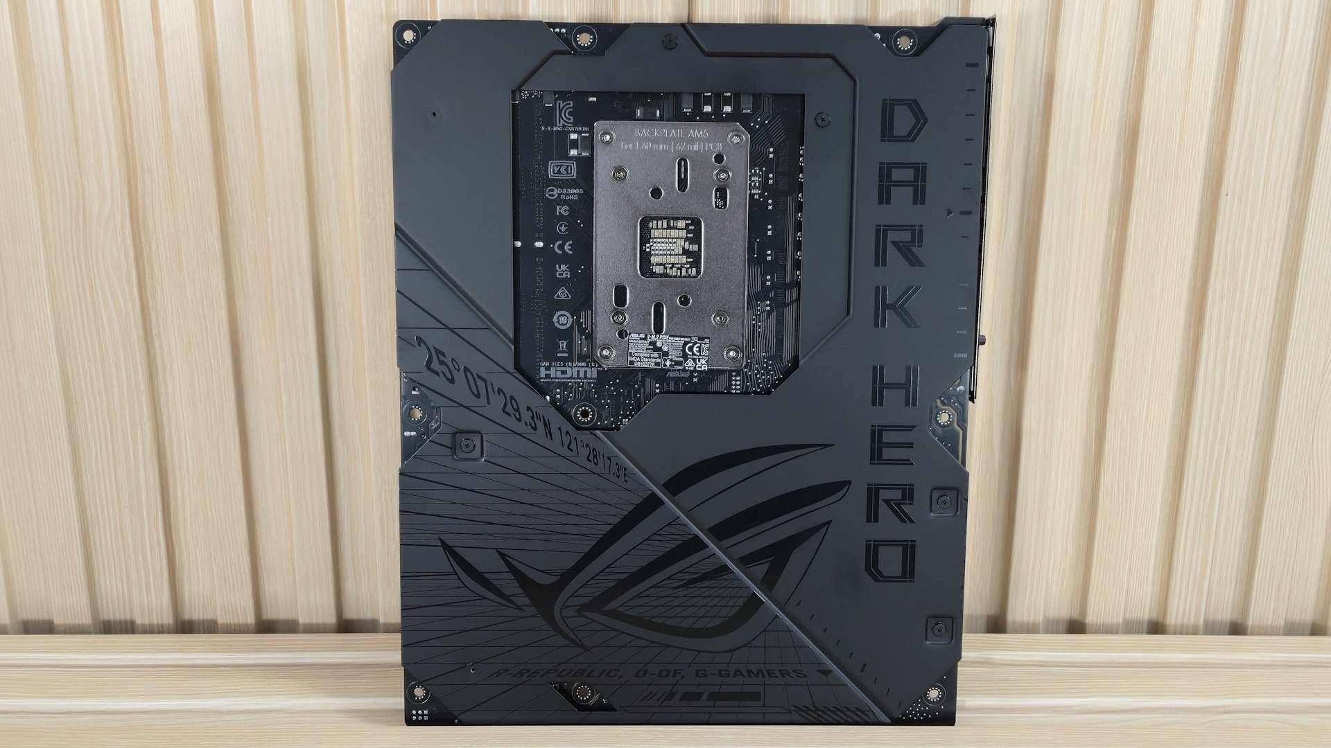 Asus ROG Crosshair X870E Dark Hero - Board images