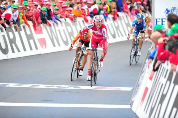 Vladimir Isaichev (Katusha) knows he has the win in the bag.