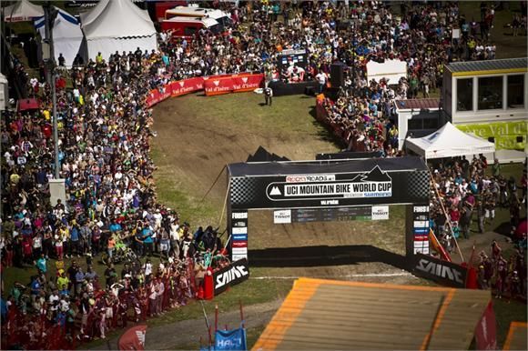Big crowds watched the World Cup downhill in Val d'Isere
