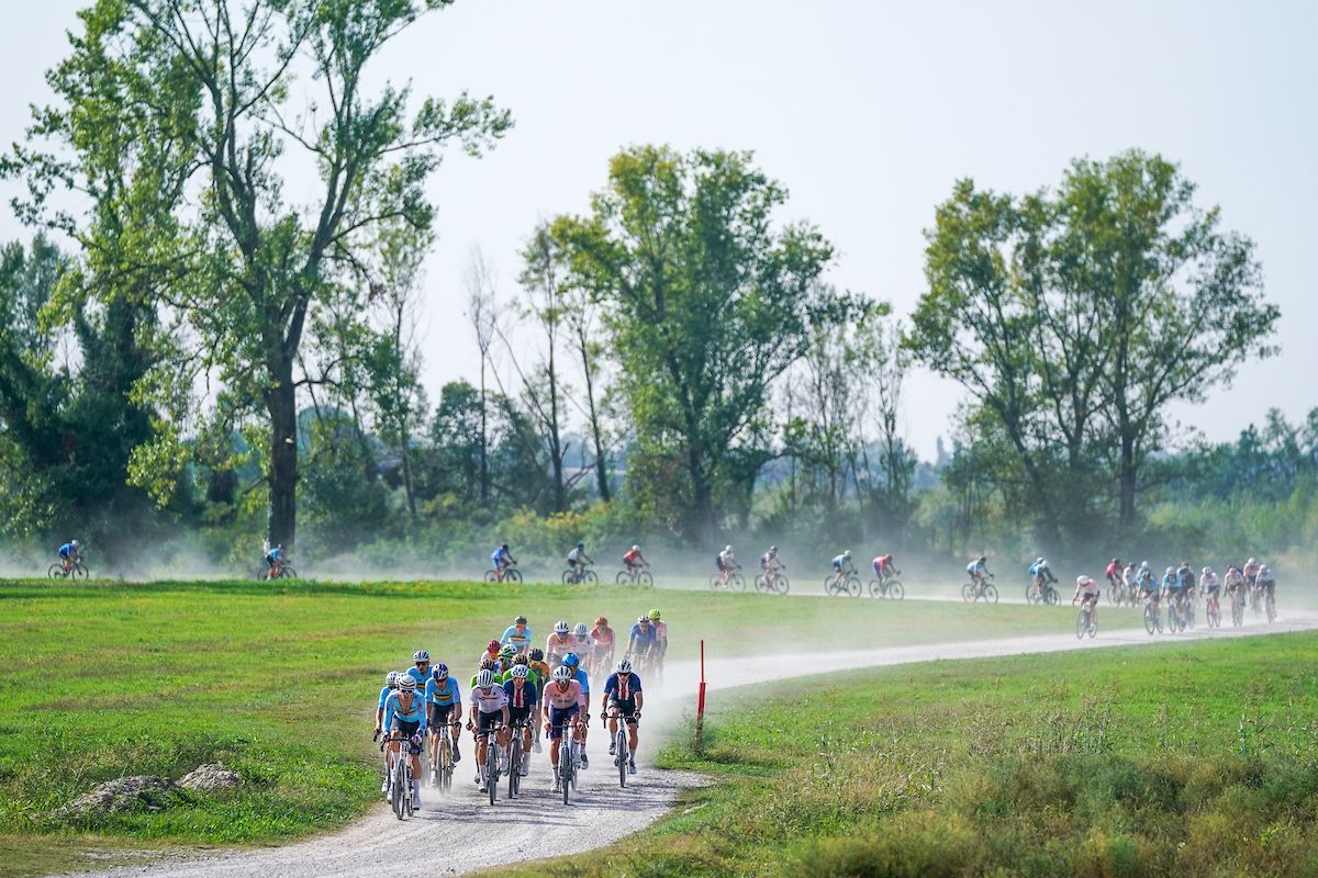 One of the many groups in the race