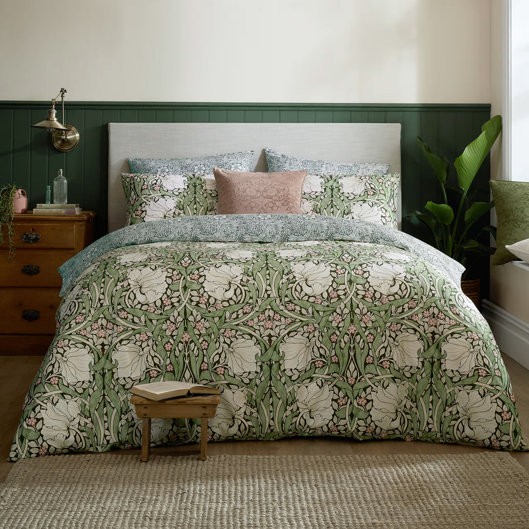 M&amp;amp;S William Morris At Home Pure Cotton Pimpernel Reversible Bedding Set