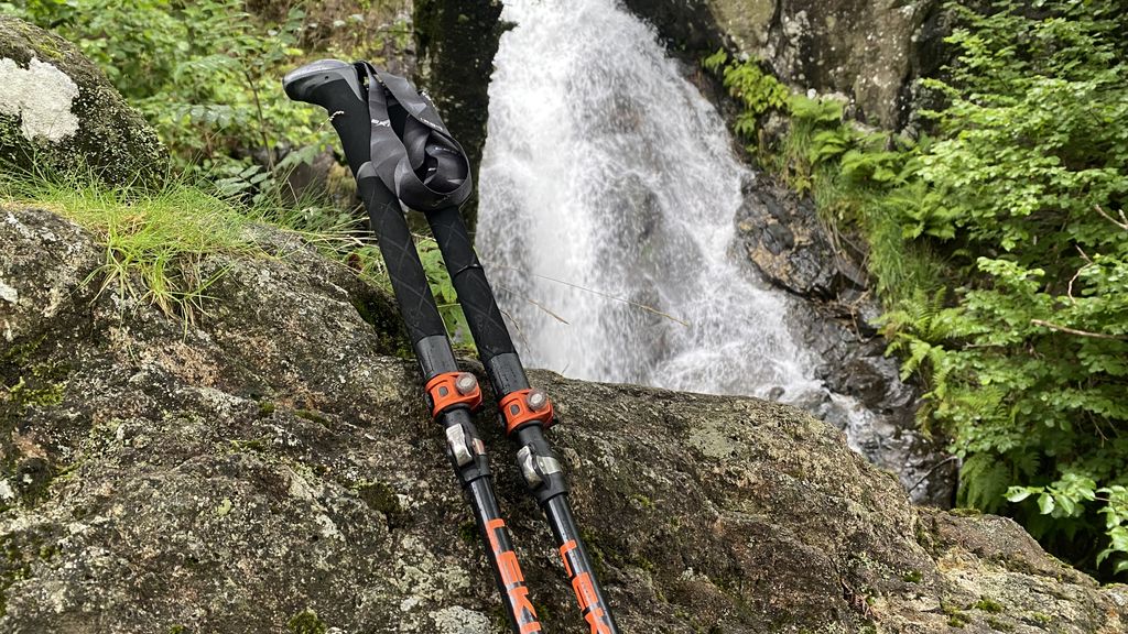 Bâtons De Trekking LEKI Makalu FX Carbon - Pliables Carbone Avec Grip Aergon Air Ergonomique