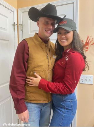 Yellowstone fans dressed as jimmy and emily