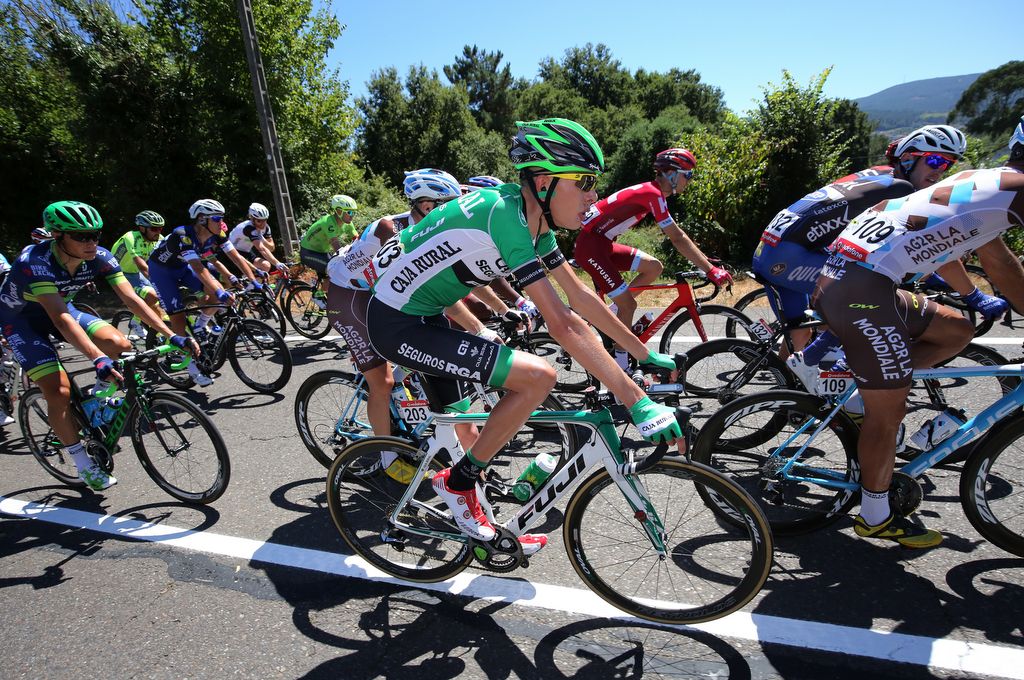 Hugh Carthy (Caja Rural&ndash;Seguros RGA) sitting in the beunch