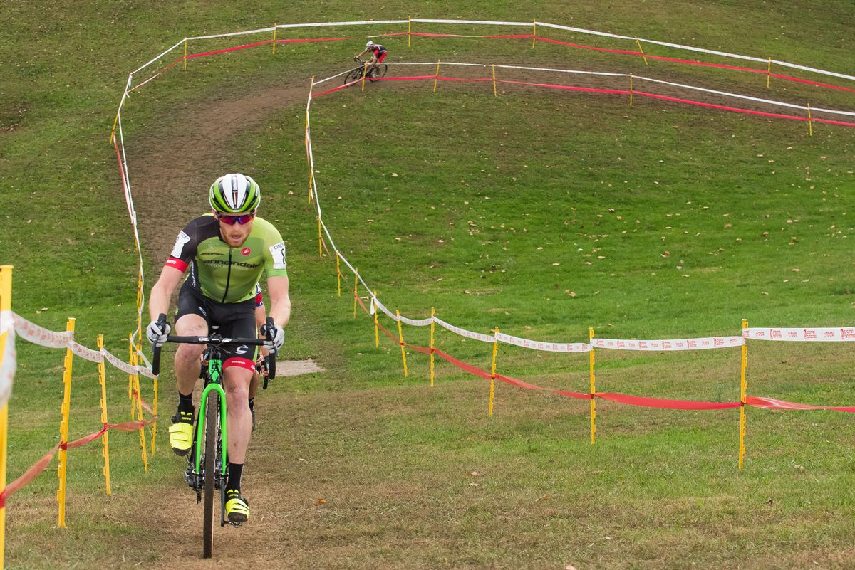 Stephen Hyde (Cannondale-Cyclocrossworld) drives it up the climb
