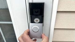 Removing front plate of Ring Battery Doorbell Pro
