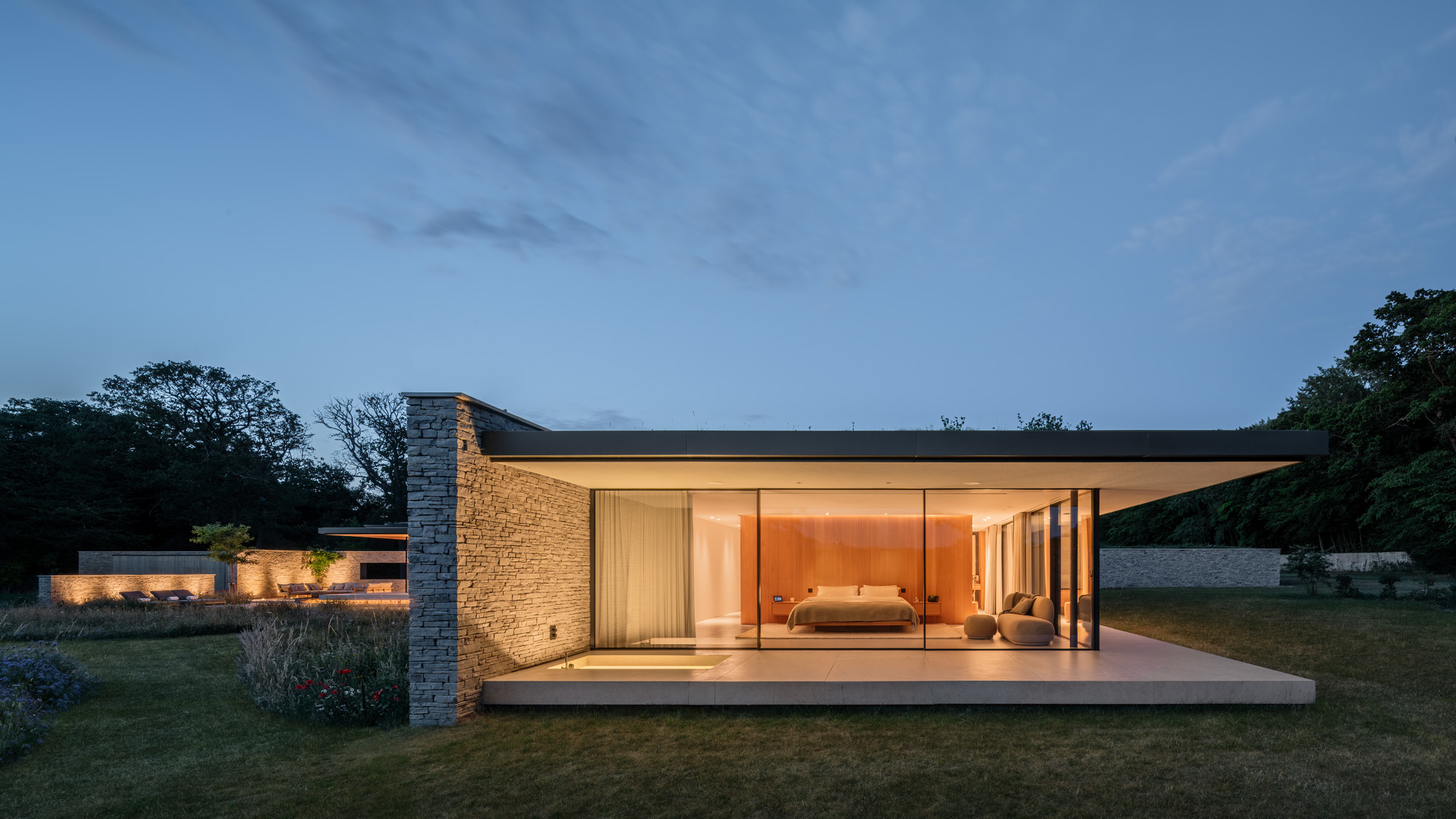 image of meadow house, a low pavilion like home in the english countryside