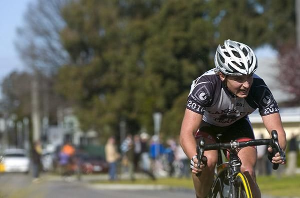 Nineteen-year-old New Zealander Alexander Ray (Lakes Oil.N.L) broke free from the peloton and rode strongly towards a stage win.