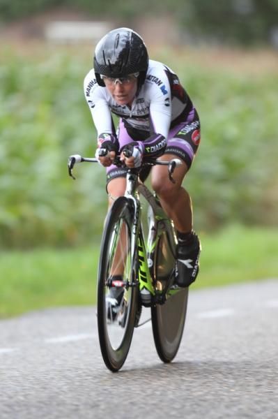 Shelley Olds (Diadora Pasta Zara) kept herself in the top ten on GC with fourteenth on the stage