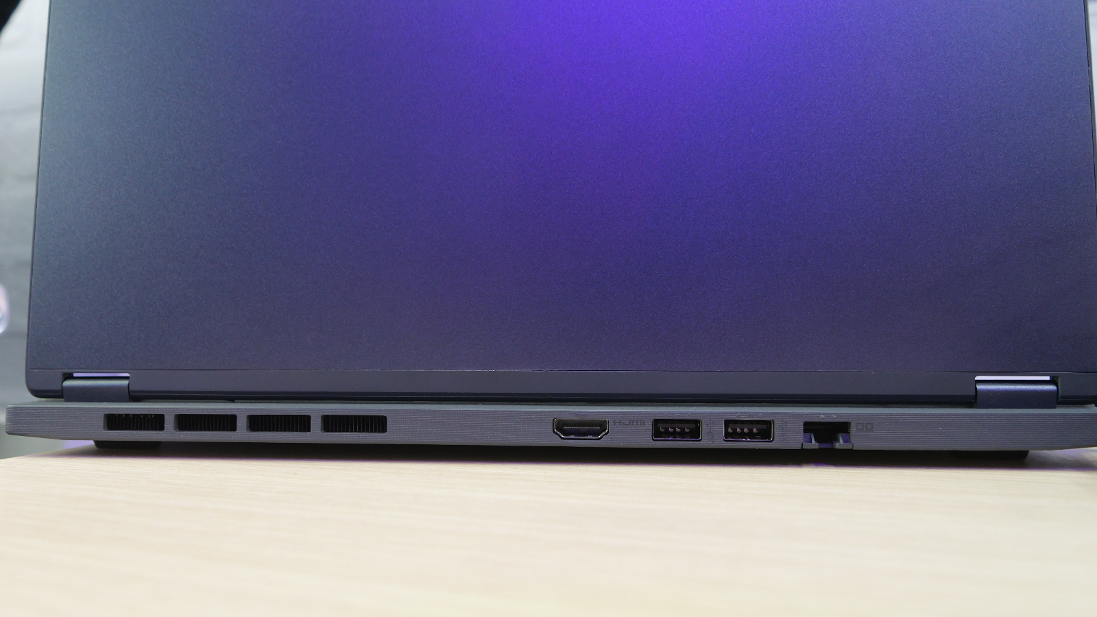 MSI gets straight to business with the new Commerical 14 laptop — hands-on first impressions