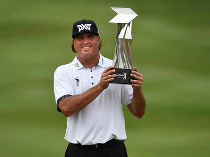 Pat Perez wins CIMB Classic