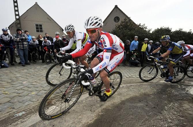 Vladimir Gusev (Katusha) and Philippe Gilbert (BMC)
