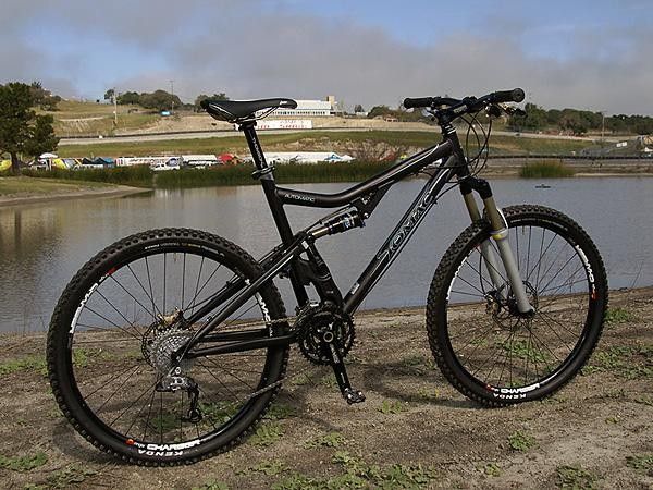 The new Tomac Automatic offers up an aluminum alternative to the carbon fiber Carbide model.