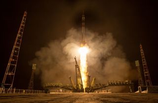 Expedition 43 Soyuz TMA-16M Launch