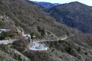 Paris-Nice stage 8 LIVE - Dani Martínez’s second-place on GC under threat after crash