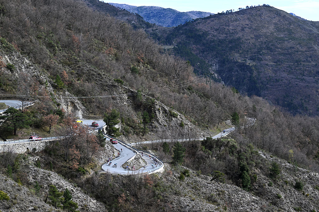 Paris-Nice stage 8 LIVE - Dani Martínez’s second-place on GC under threat after crash